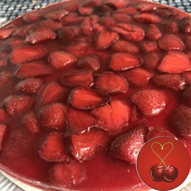 Торт творожный с клубникой