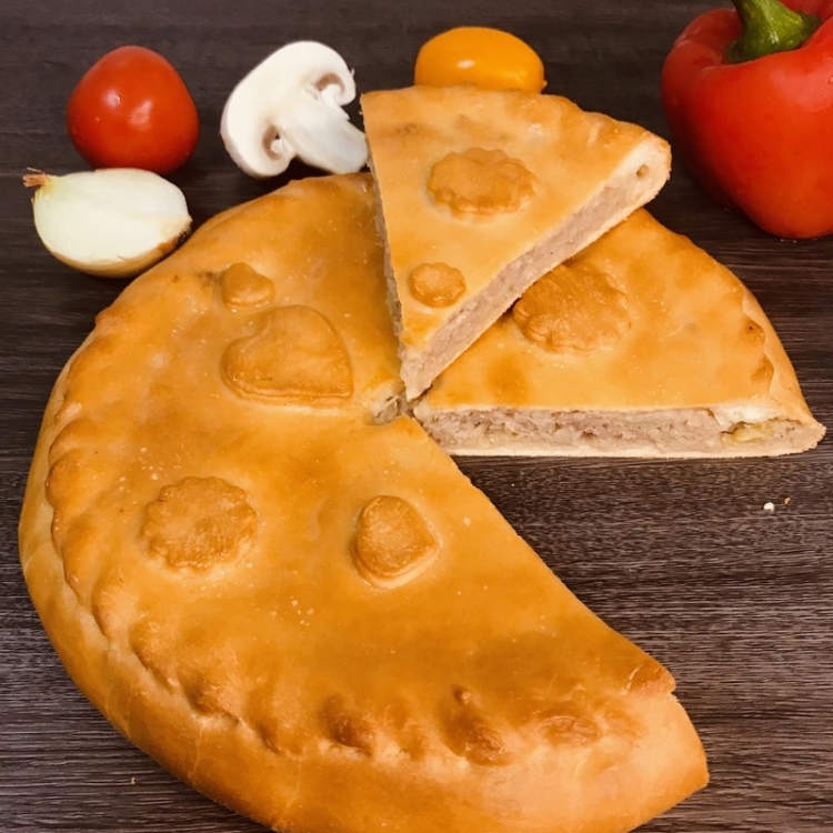 Пирог с мясным фаршем и картофелем