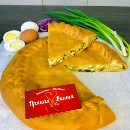 Пирог с зеленым луком, яйцом, рисом
